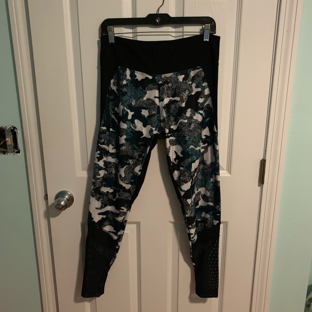 Marika Patterned Leggings